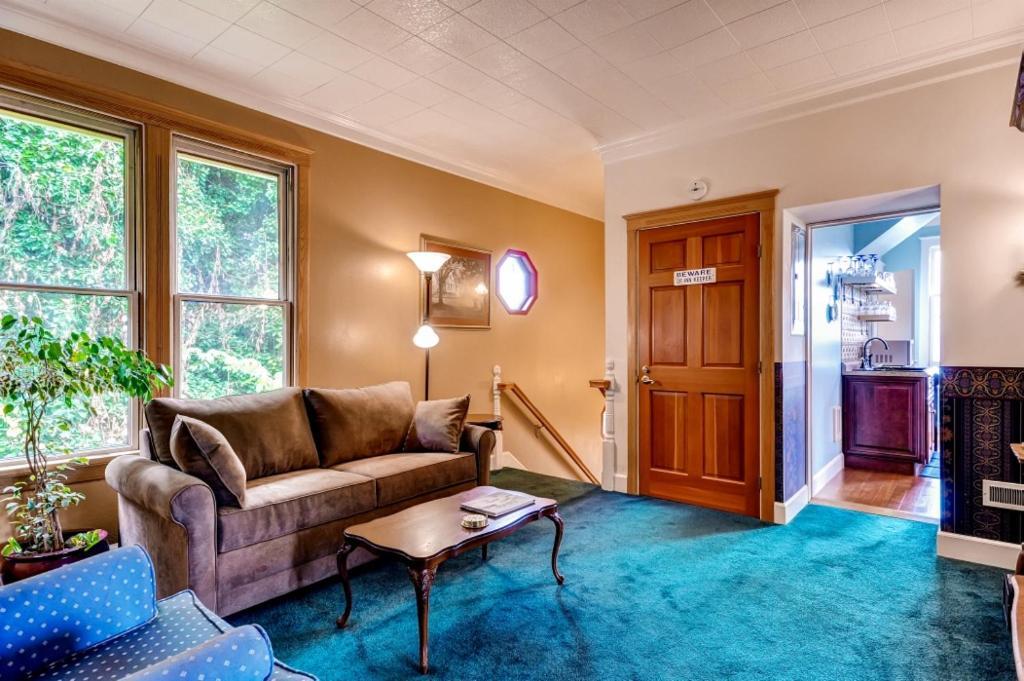 Astoria Painted Lady Historic Apt With River View! Buitenkant foto