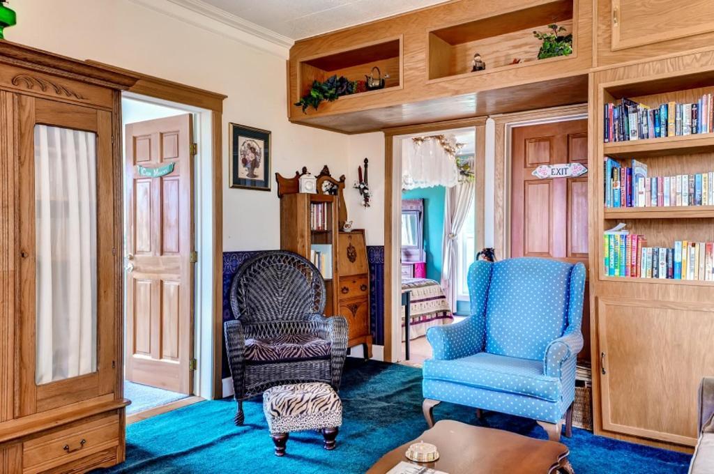 Astoria Painted Lady Historic Apt With River View! Buitenkant foto