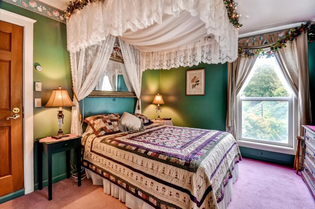 Astoria Painted Lady Historic Apt With River View! Buitenkant foto